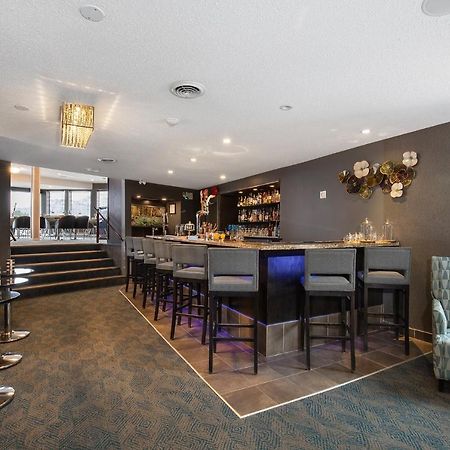 Ramada by Wyndham Kamloops Hotel Bagian luar foto