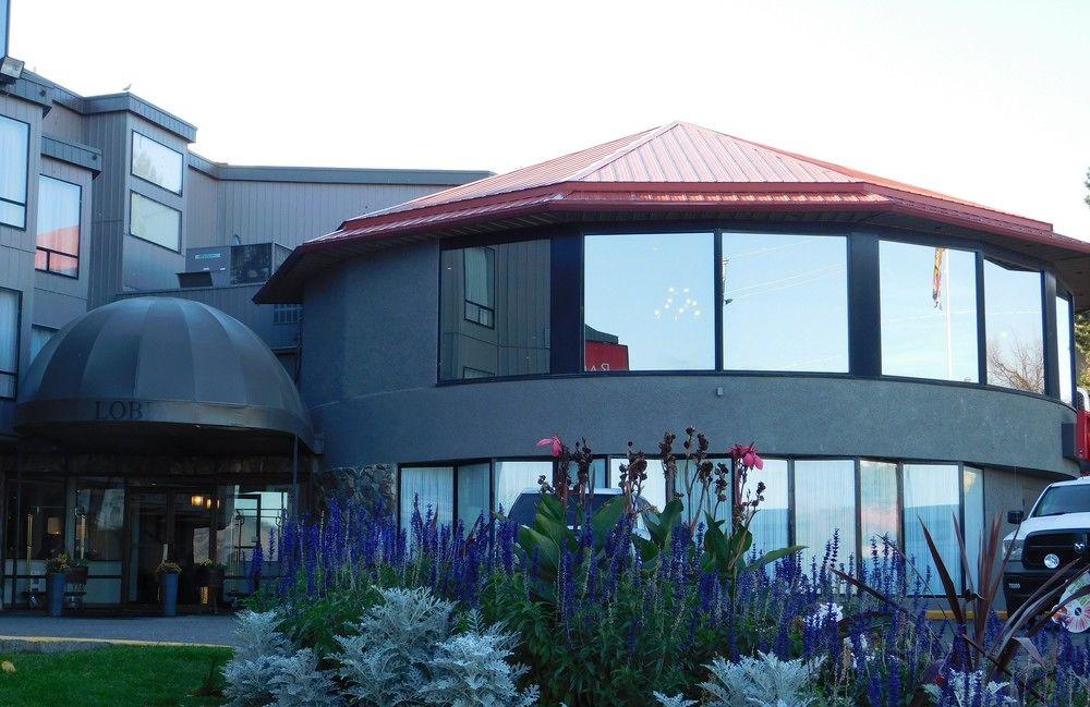 Ramada by Wyndham Kamloops Hotel Bagian luar foto