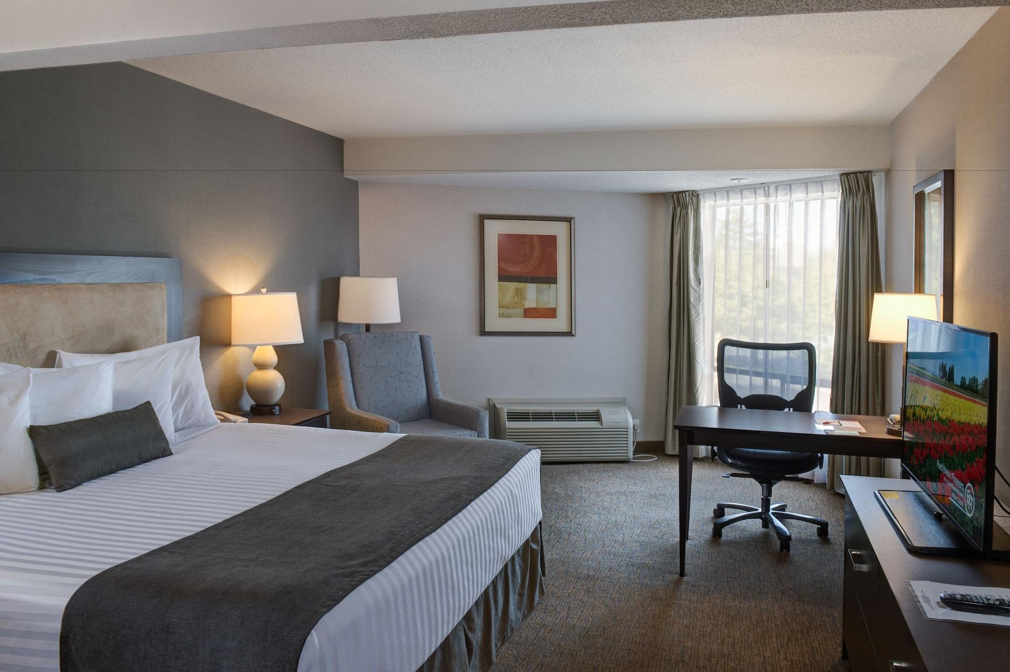 Ramada by Wyndham Kamloops Hotel Bagian luar foto