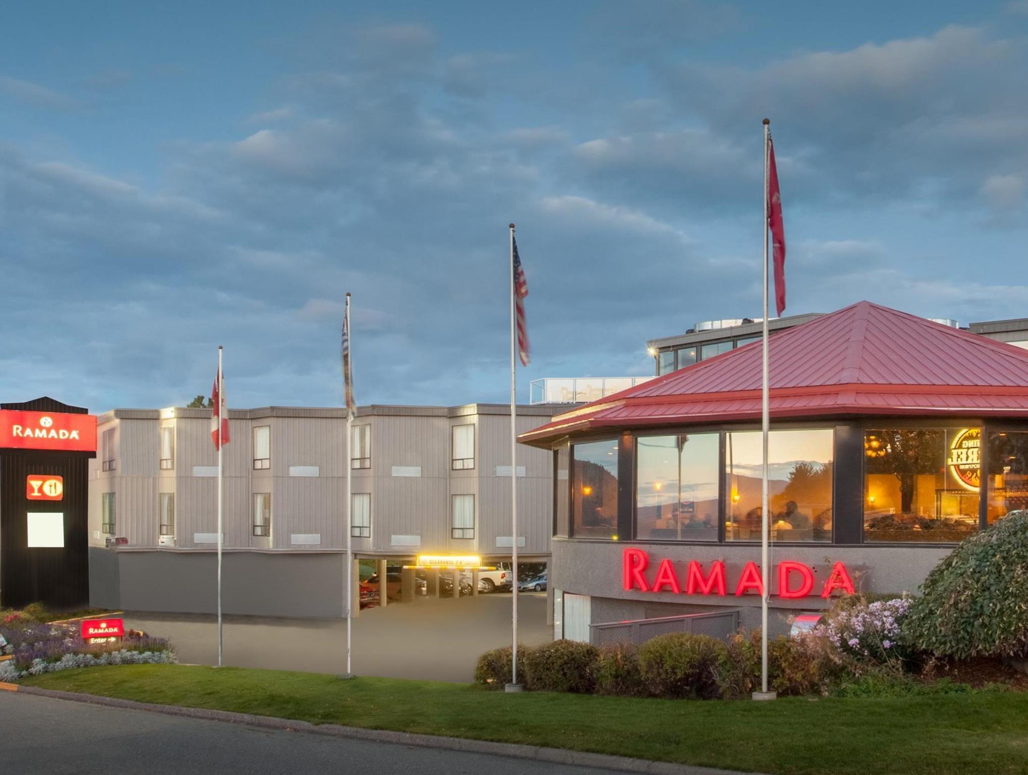 Ramada by Wyndham Kamloops Hotel Bagian luar foto