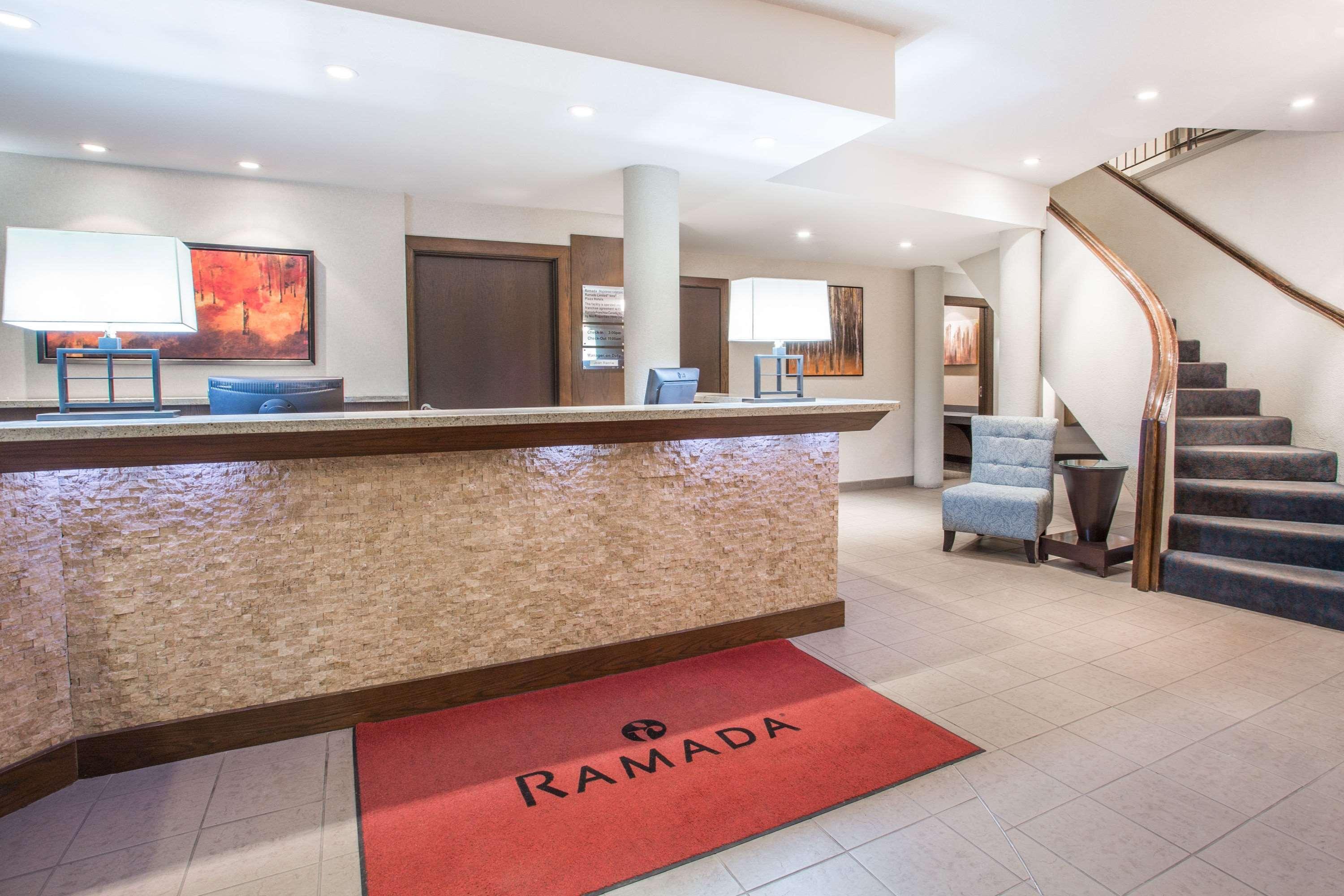 Ramada by Wyndham Kamloops Hotel Bagian luar foto
