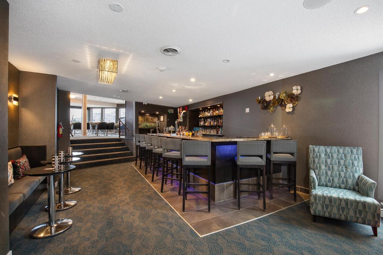Ramada by Wyndham Kamloops Hotel Bagian luar foto