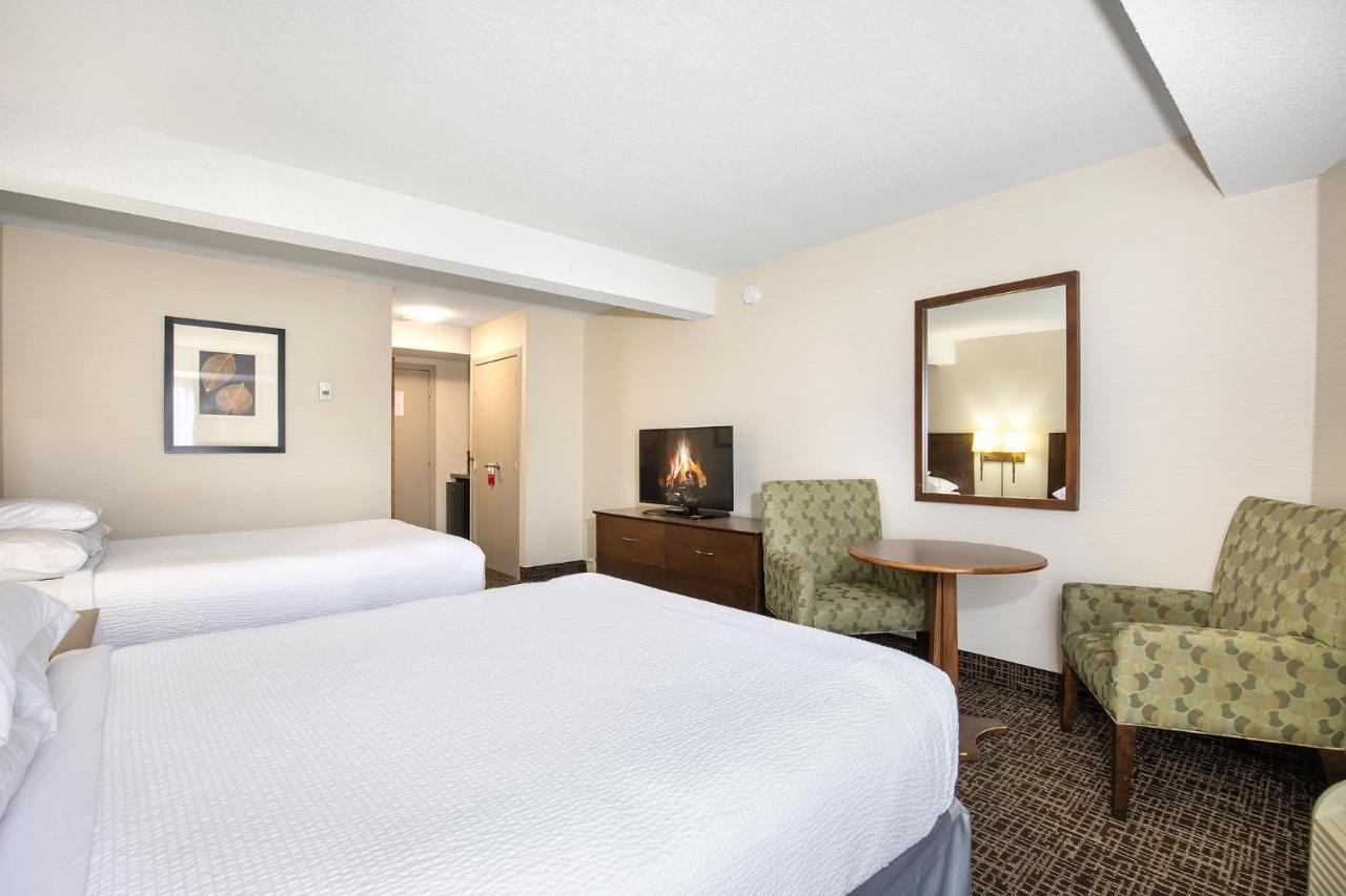 Ramada by Wyndham Kamloops Hotel Bagian luar foto