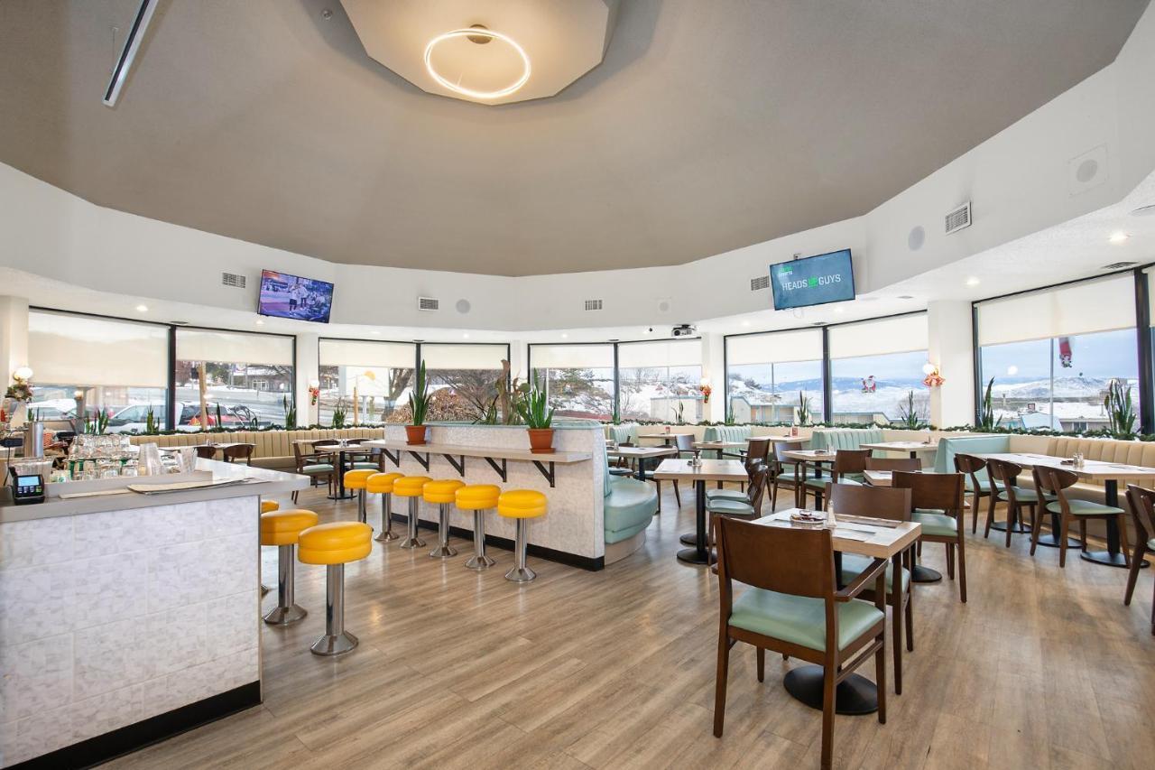 Ramada by Wyndham Kamloops Hotel Bagian luar foto