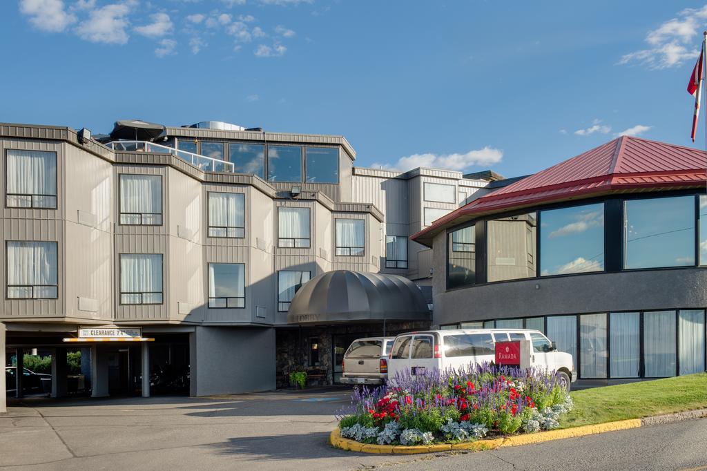 Ramada by Wyndham Kamloops Hotel Bagian luar foto