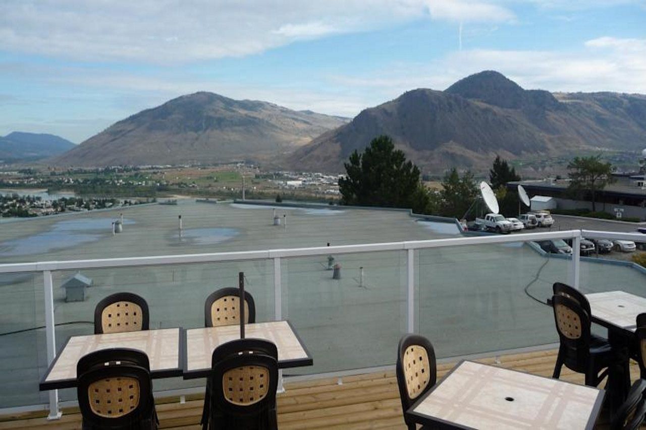 Ramada by Wyndham Kamloops Hotel Bagian luar foto