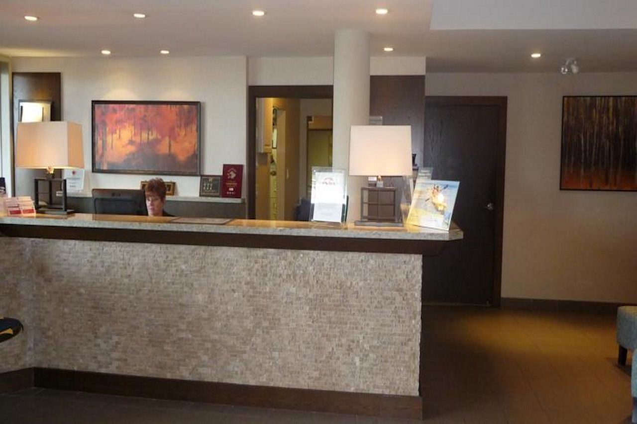 Ramada by Wyndham Kamloops Hotel Bagian luar foto