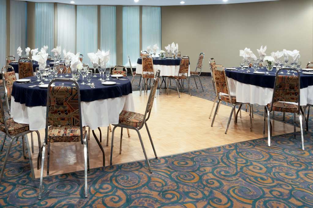 Ramada by Wyndham Kamloops Hotel Fasilitas foto