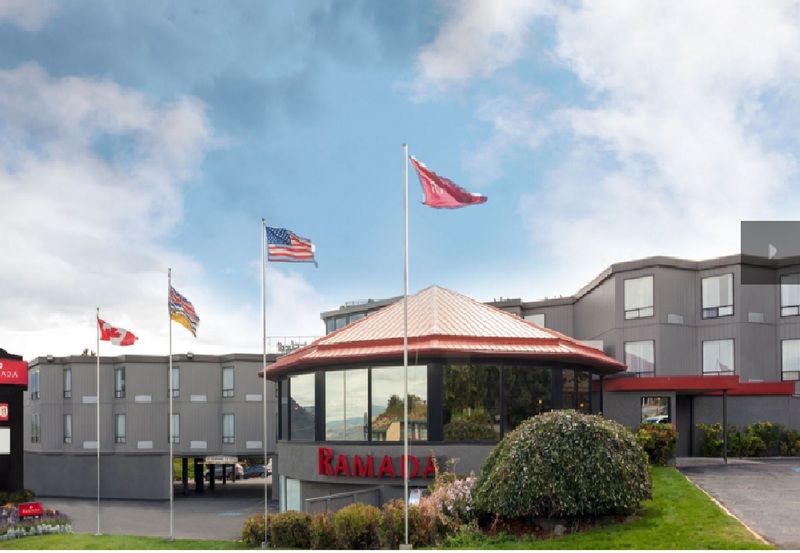 Ramada by Wyndham Kamloops Hotel Bagian luar foto