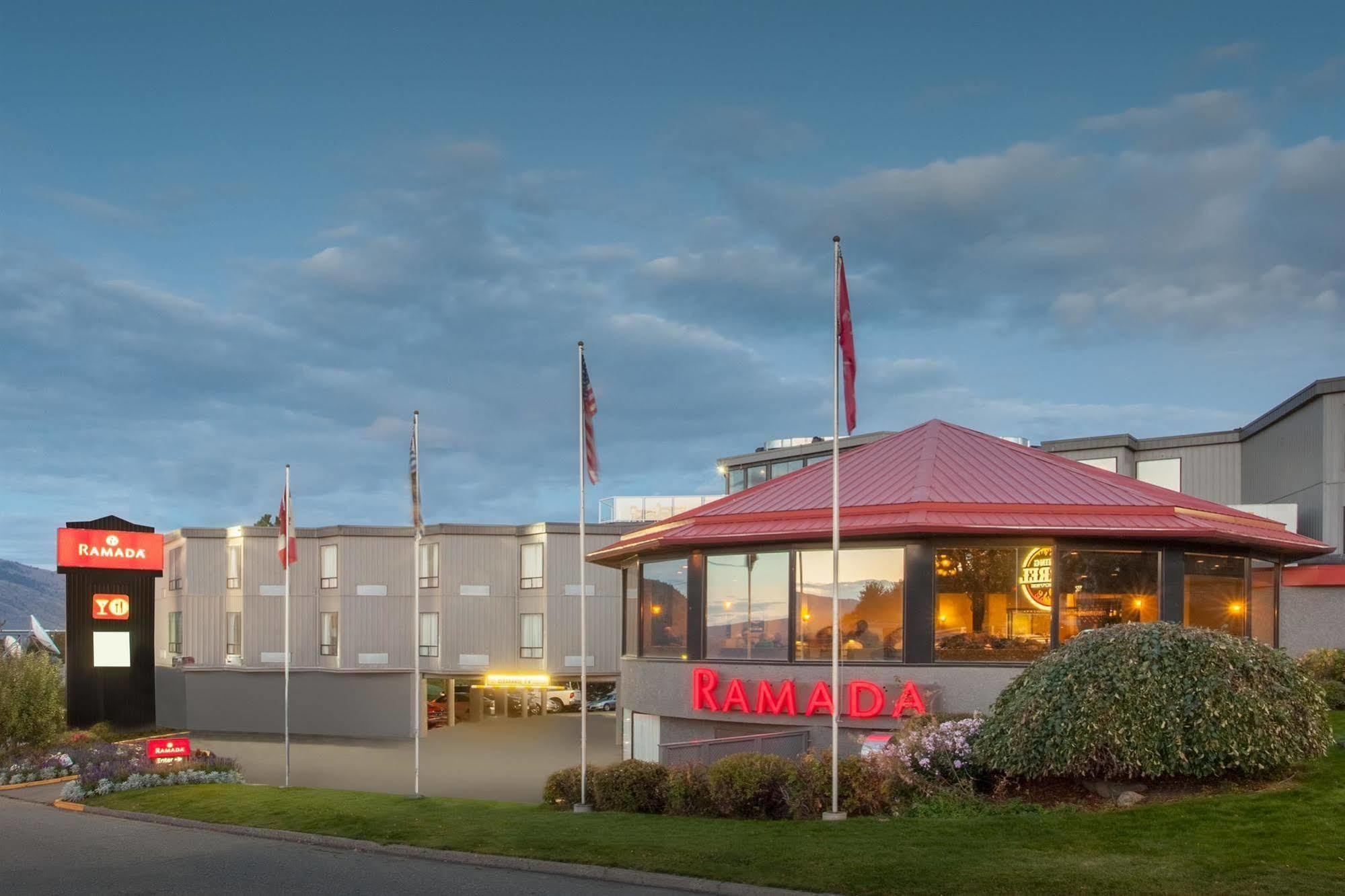 Ramada by Wyndham Kamloops Hotel Bagian luar foto