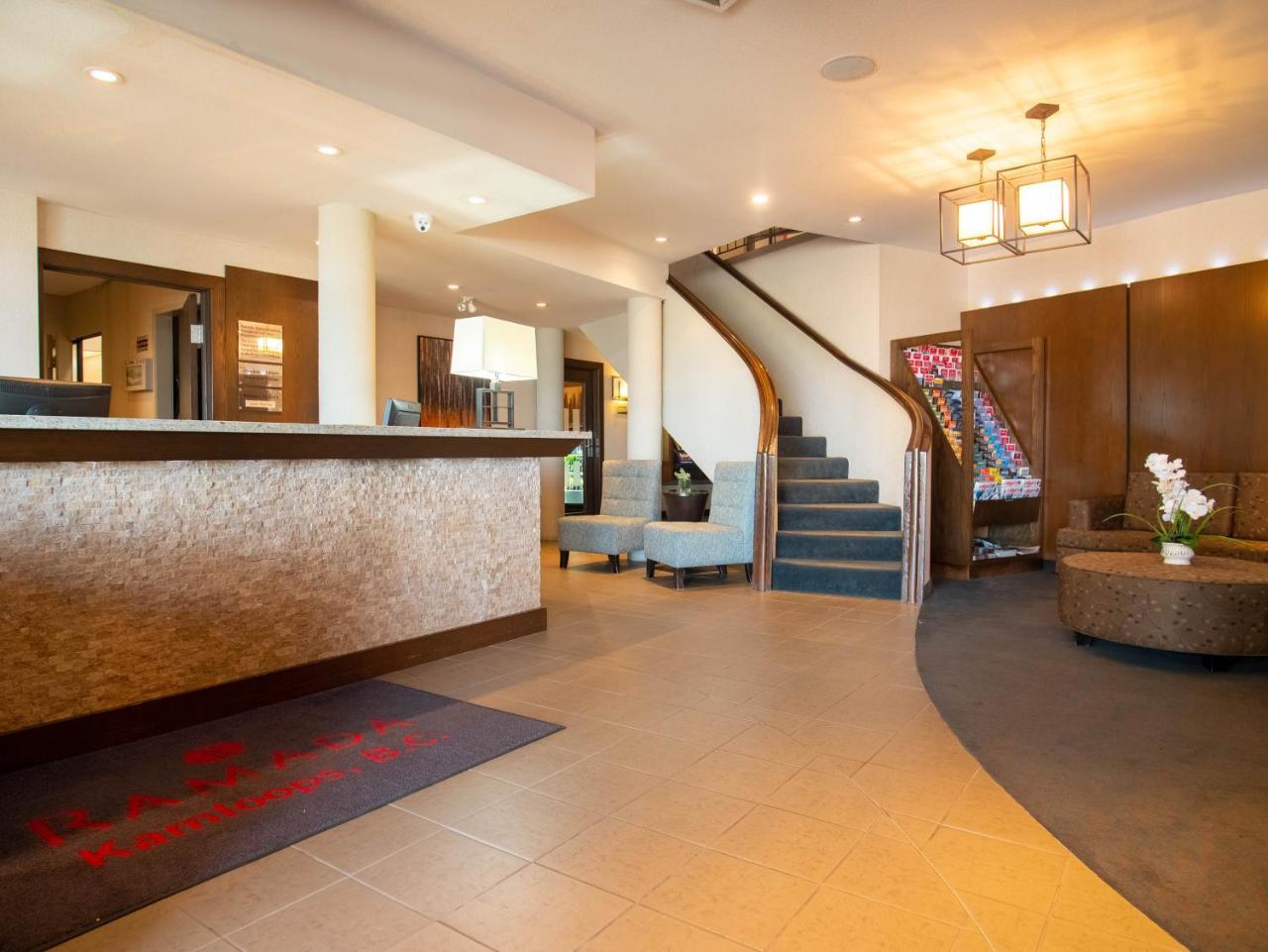 Ramada by Wyndham Kamloops Hotel Bagian luar foto