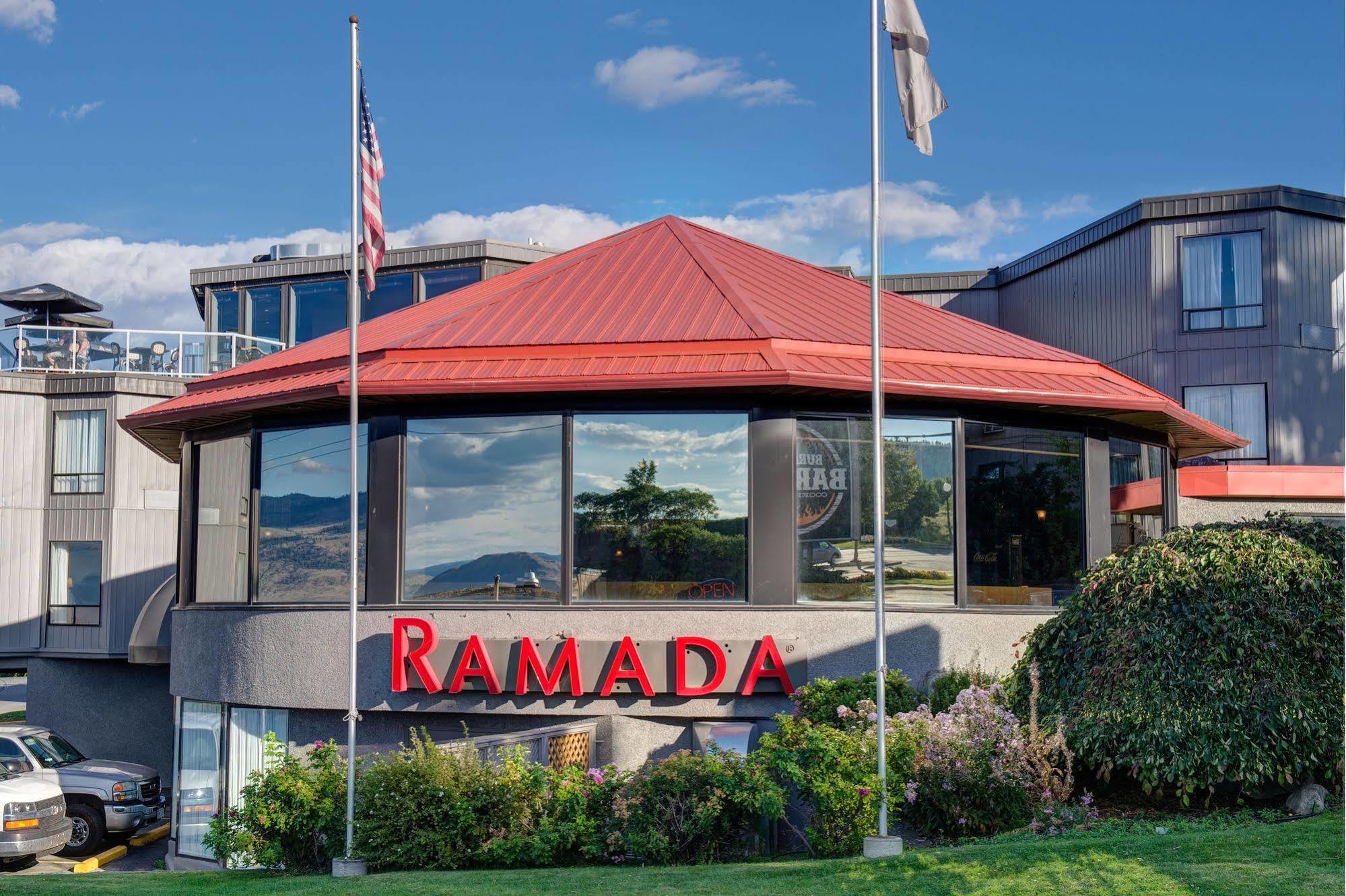 Ramada by Wyndham Kamloops Hotel Bagian luar foto